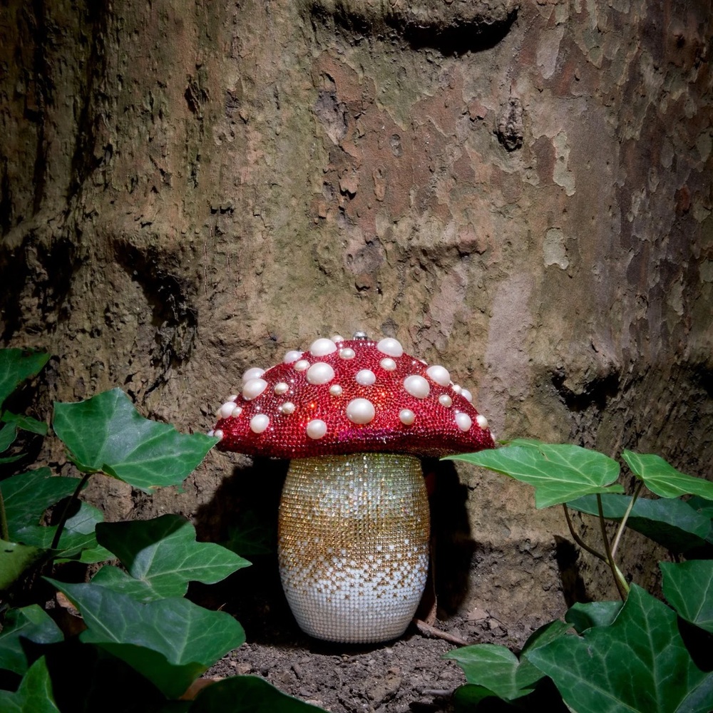 Judith Leiber Katy Perry Mushroom Clutch - Picture 2 of 6